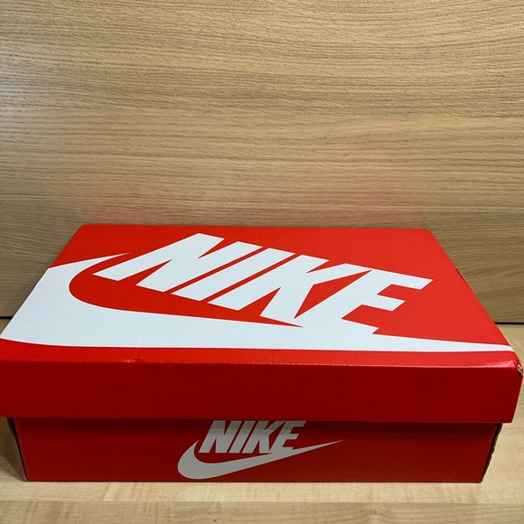 Dunk Low “Panda” - Picture 6 of 6